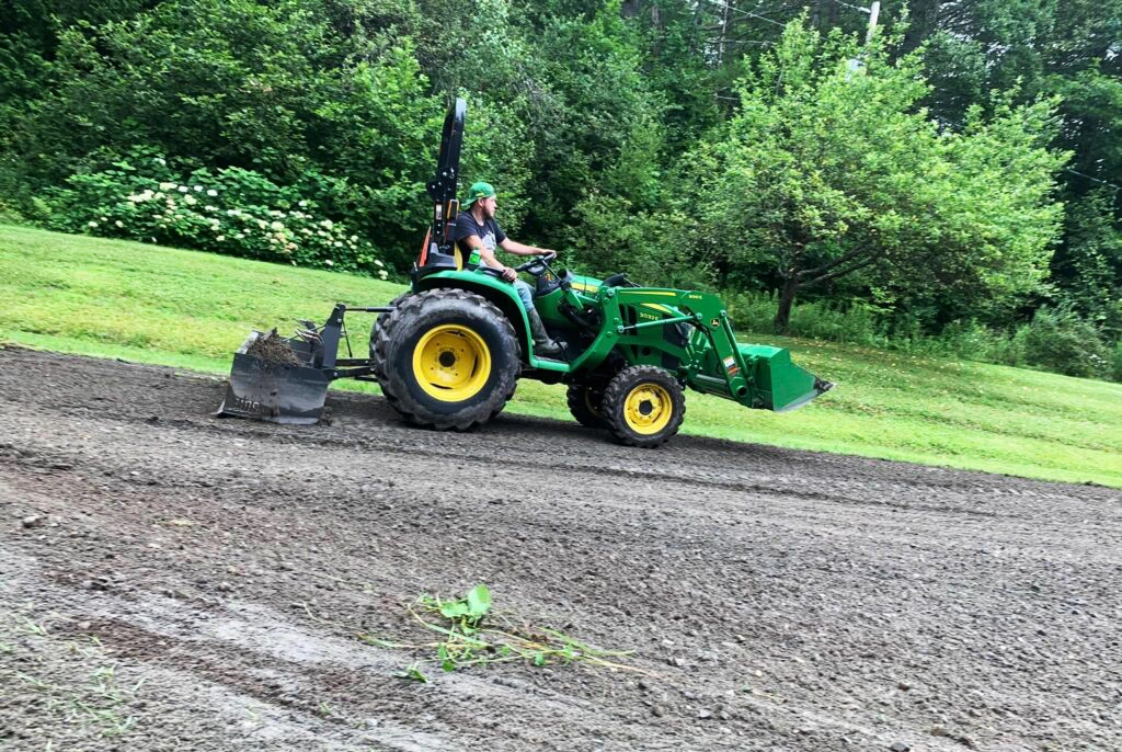 Vermont Mobile Small Engine Repair. Barnet Vermont - Tractor Services